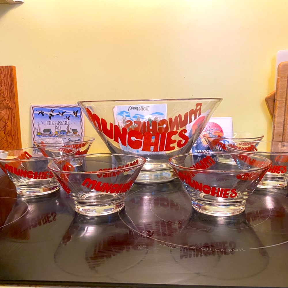 Like New 7 Piece Munchies MCM Wheaton Heavy Glass Snack Set!!!